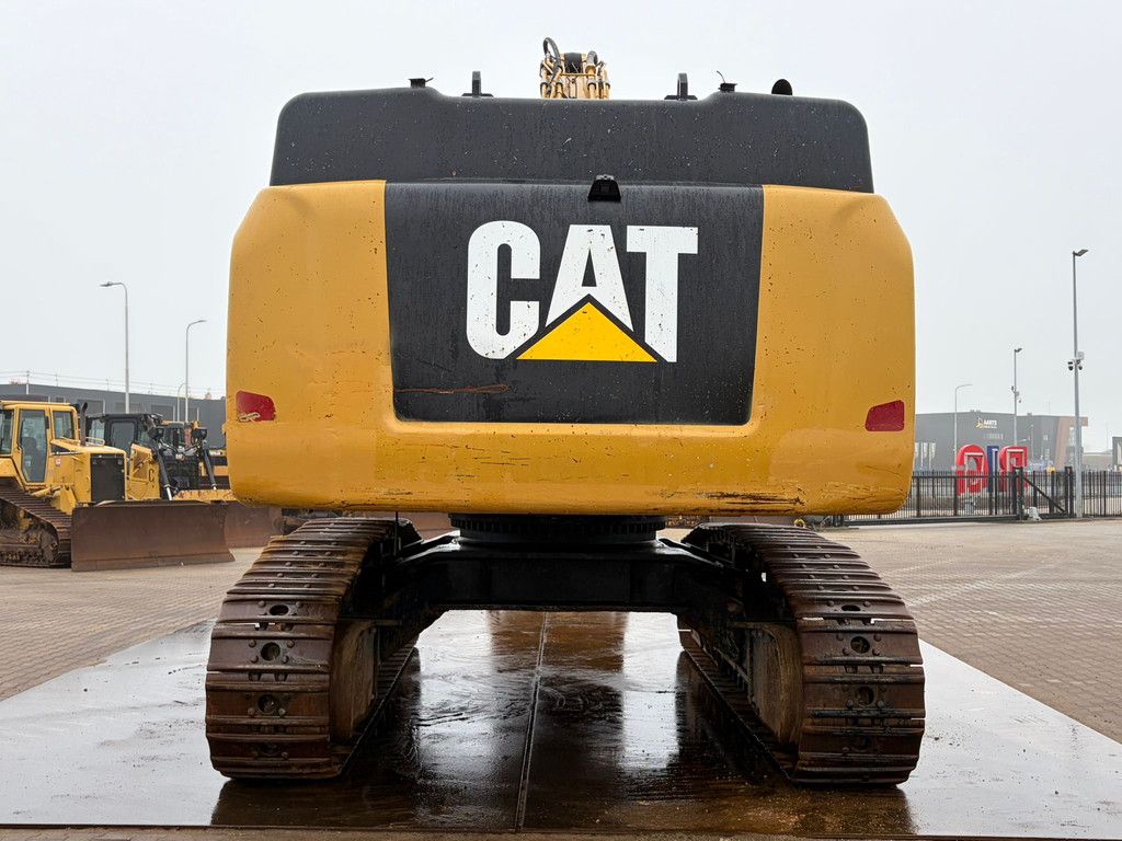 Caterpillar 352F