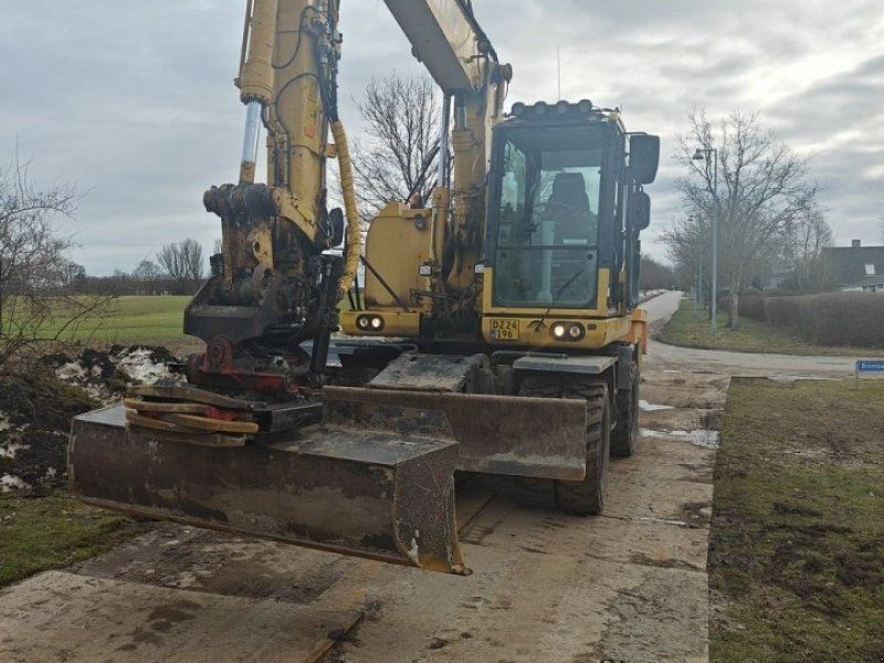 Komatsu PW148-10