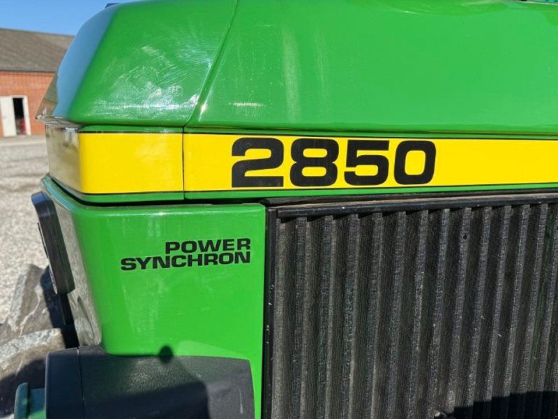 John Deere 2850 4 WD.