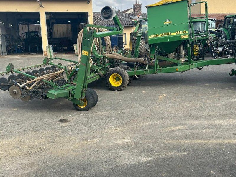John Deere 740A 8m