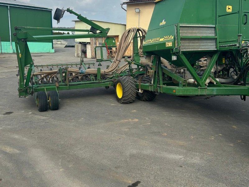 John Deere 740A 8m