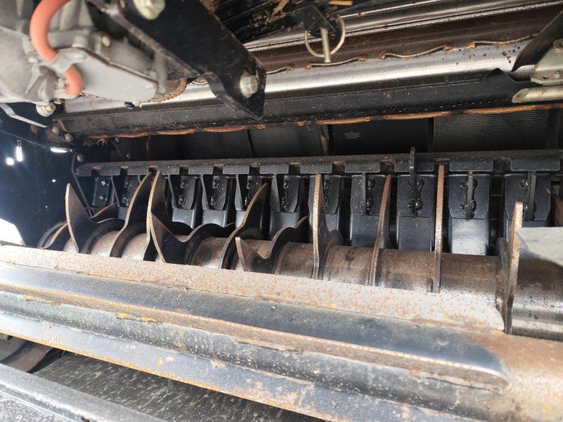 New Holland Presse à balles rondes ROLLBELT180SE