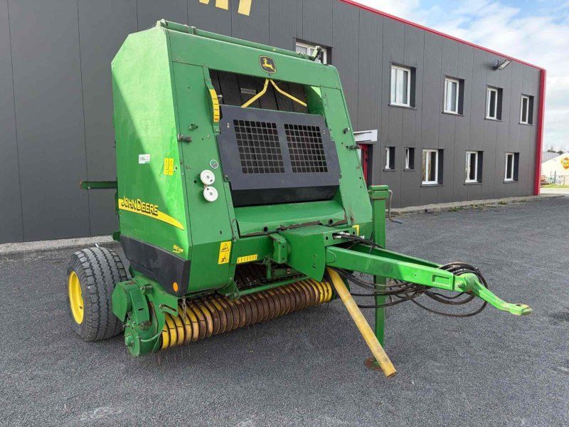 John Deere Presse à balles rondes 582 .