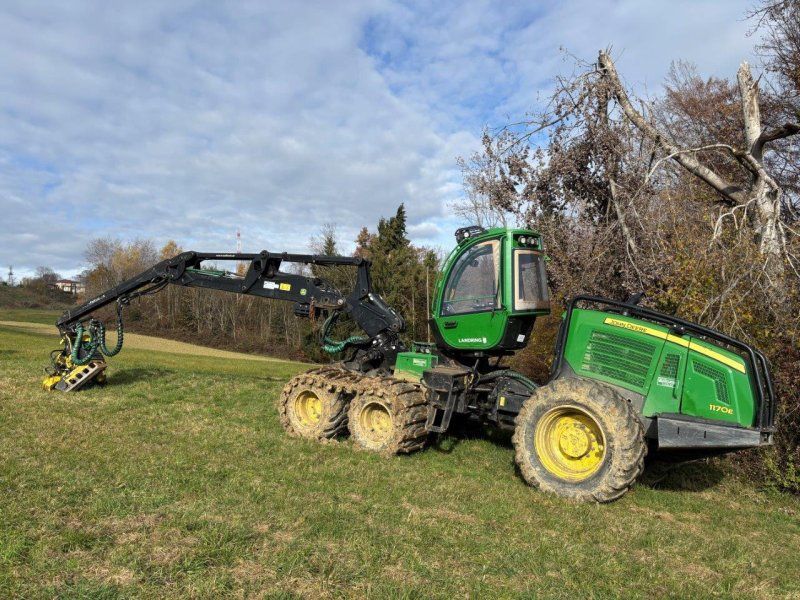 John Deere 1170 E
