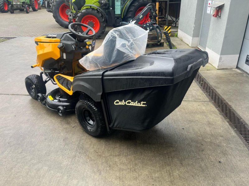 Cub Cadet XT2 QR 106, 2-Zylinder Kawasaki Motor, Fangkorb