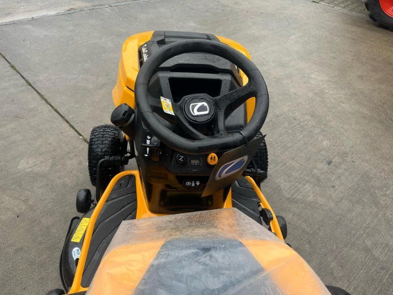 Cub Cadet XT2 QR 106, 2-Zylinder Kawasaki Motor, Fangkorb