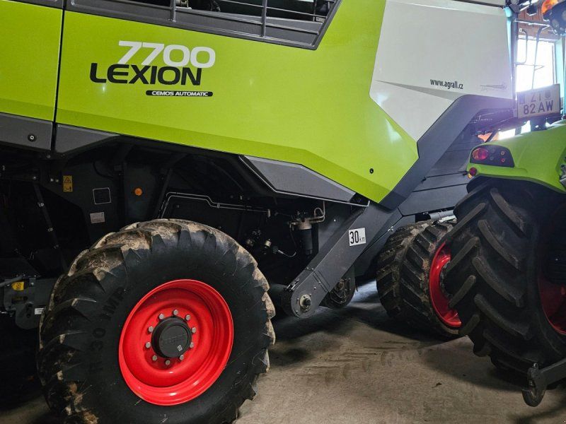 Claas Lexion 7700