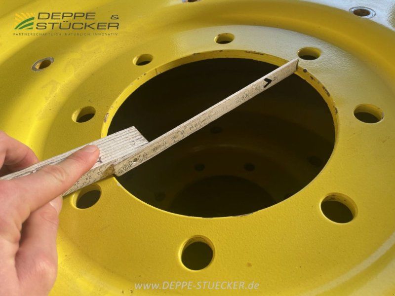 BKT Agrimax 320/85 R36 / 300/95 R52