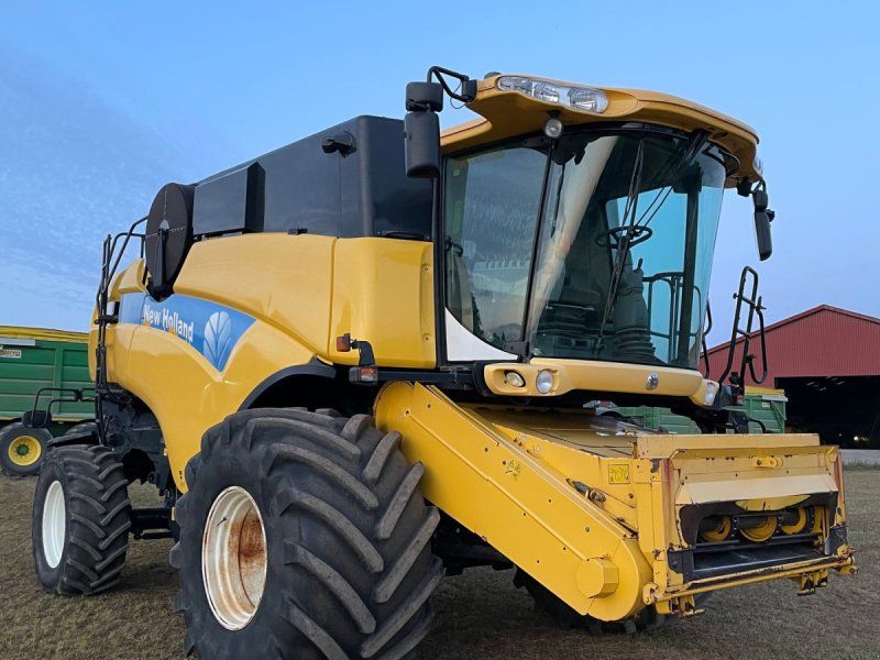 New Holland CX8070