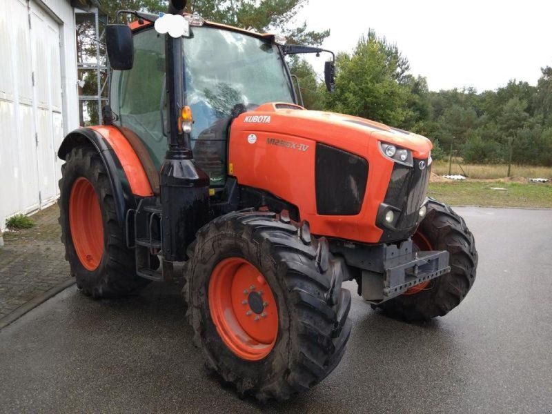 Kubota M125GX-IV