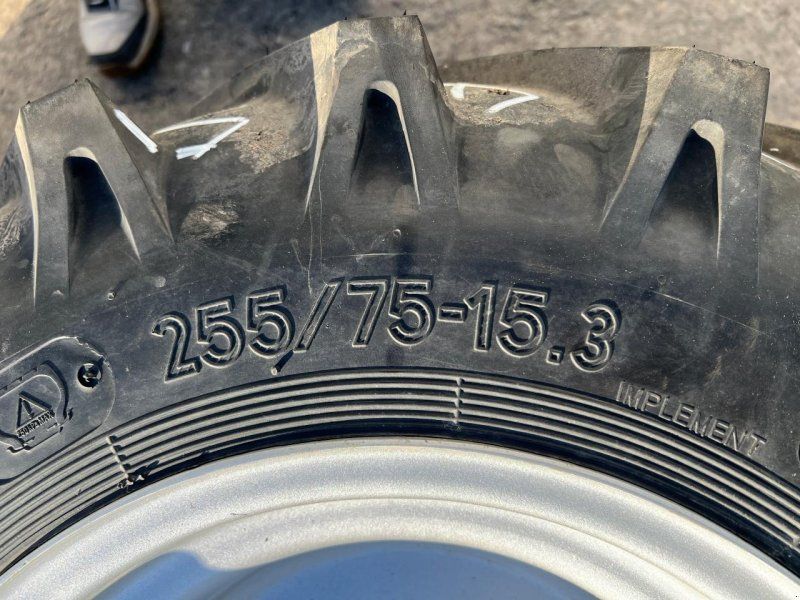 Starco 255/75-15.3 Kompletträder