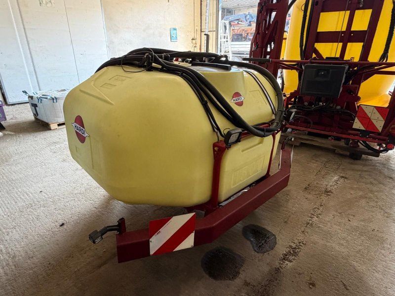 Hardi Mega 2200l+1500l Fronttank