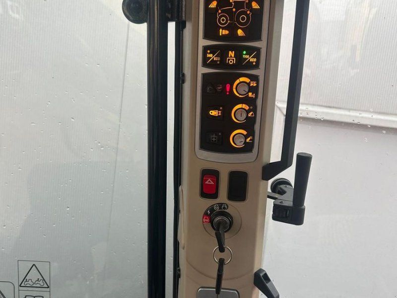 Massey Ferguson 5611 Dyna-4 Essential