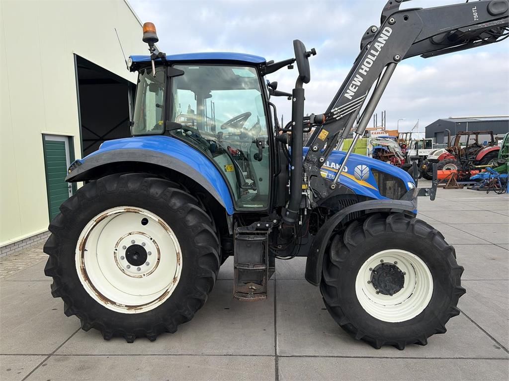 New Holland T5.115 Electric Command