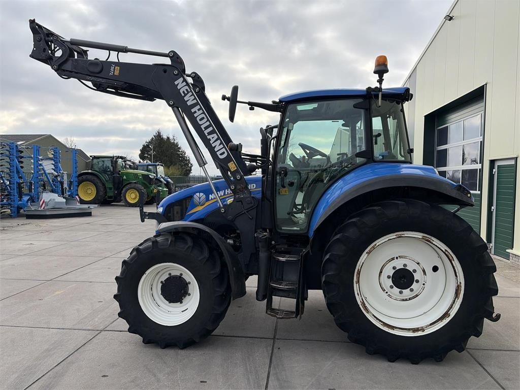 New Holland T5.115 Electric Command