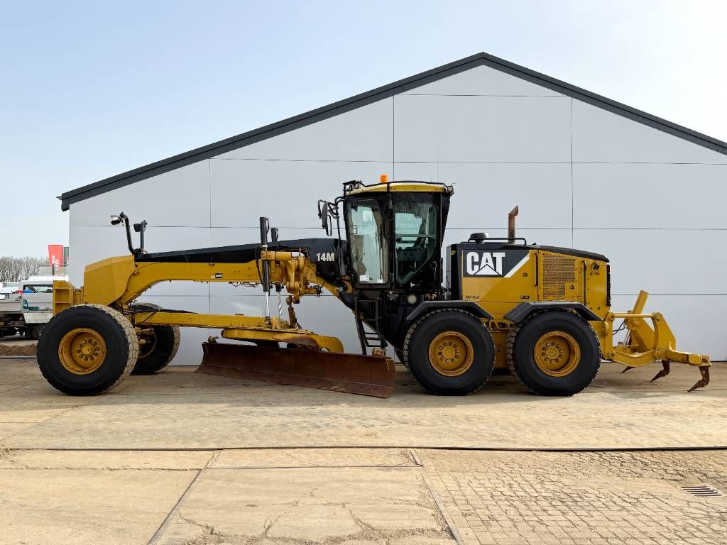 CAT 14M VHP Plus - Joystick Controls / 3 Tine Ripper