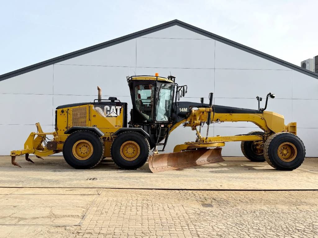 CAT 14M VHP Plus - Joystick Controls / 3 Tine Ripper