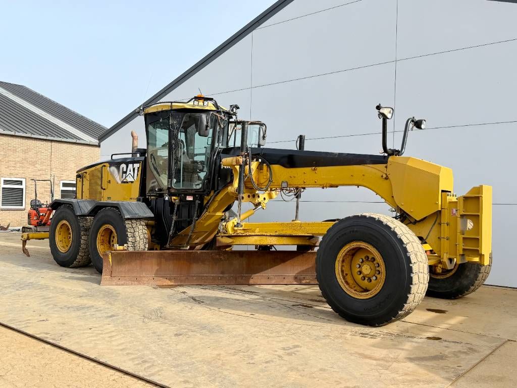 CAT 14M VHP Plus - Joystick Controls / 3 Tine Ripper