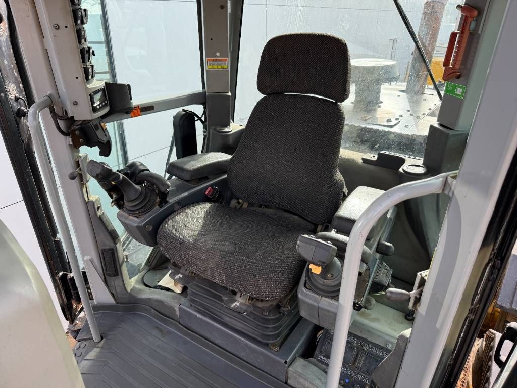 CAT 14M VHP Plus - Joystick Controls / 3 Tine Ripper