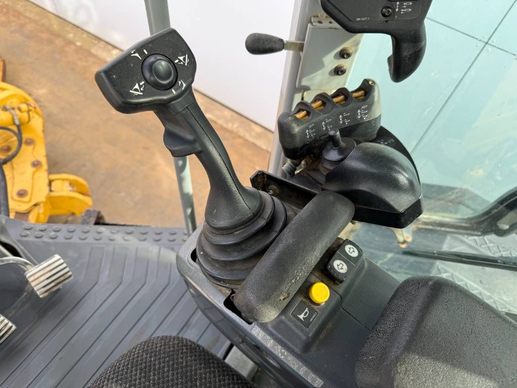 CAT 14M VHP Plus - Joystick Controls / 3 Tine Ripper