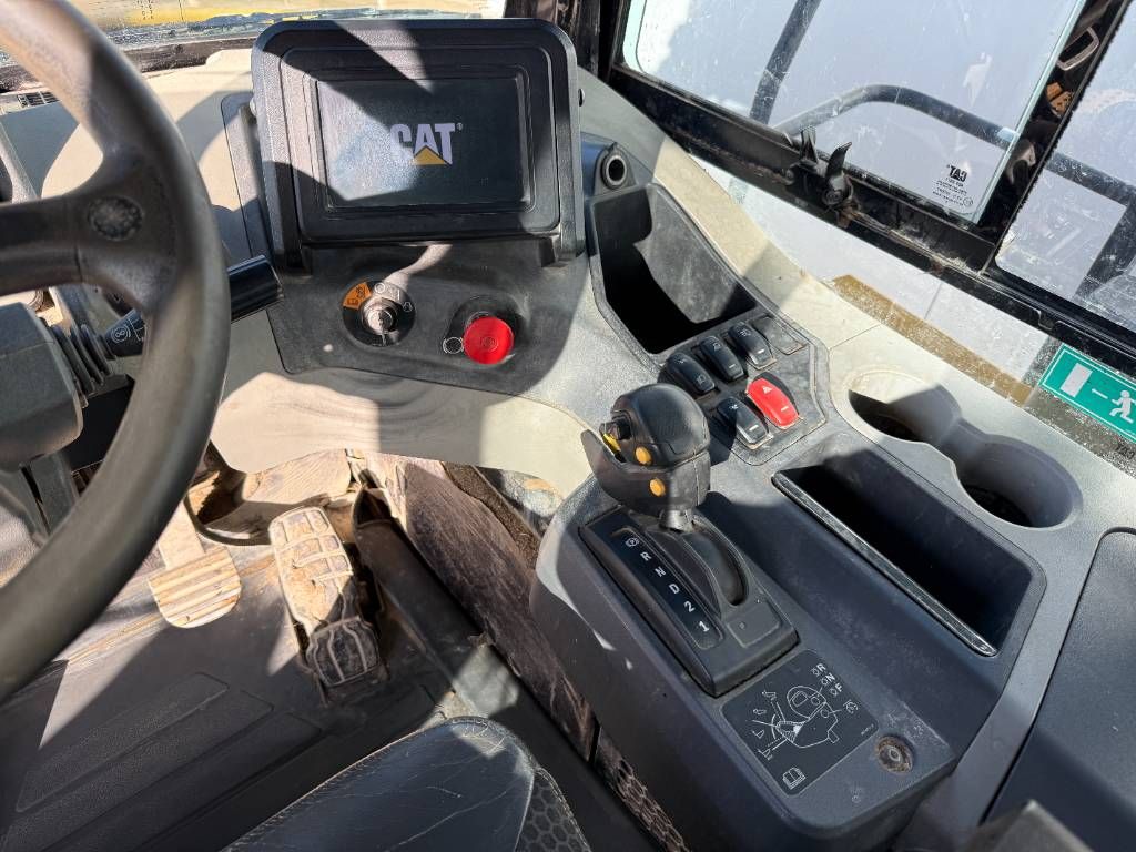 CAT 745 04A - Automatic Greasing / Camera