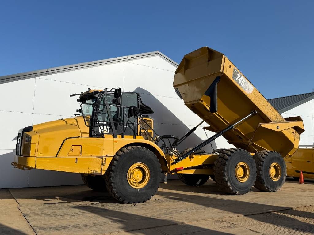 CAT 745 04A - Automatic Greasing / Camera