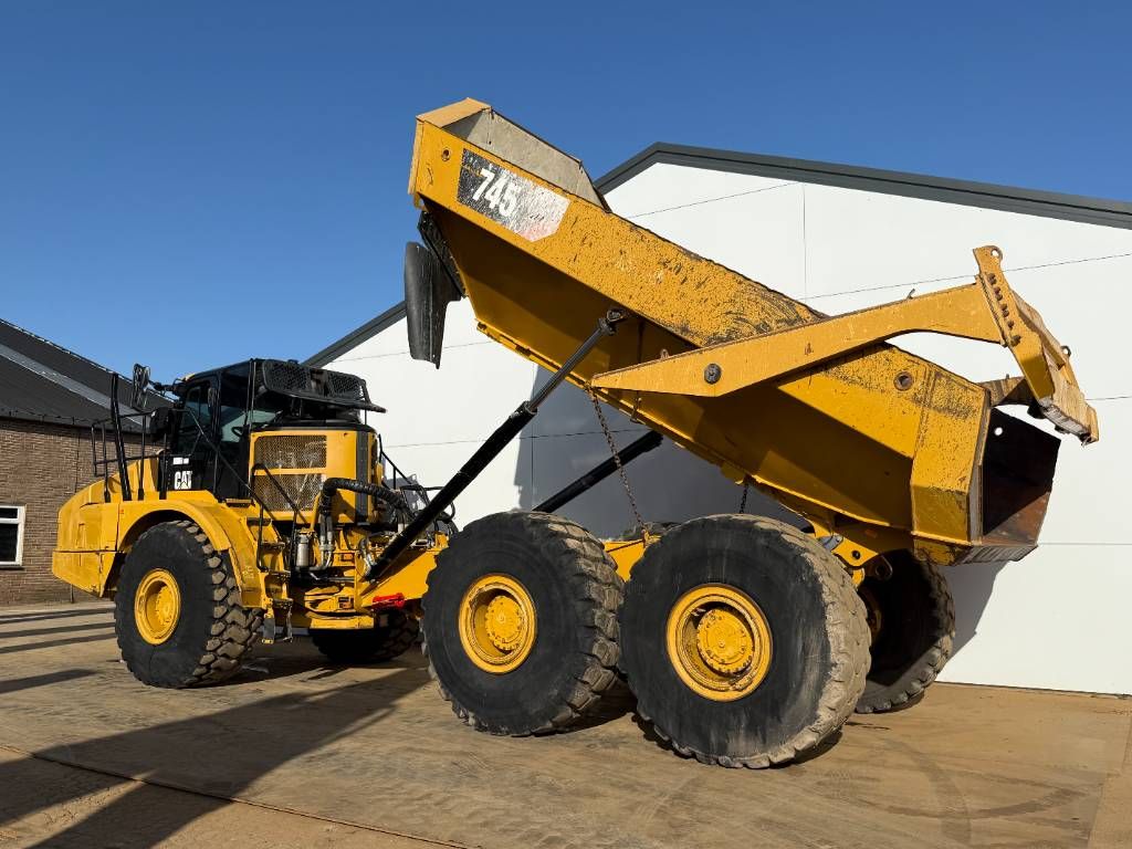 CAT 745 04A - Automatic Greasing / Camera