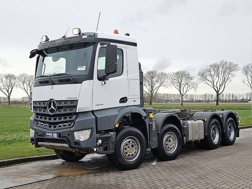 MERCEDES-BENZ AROCS 3248 8x4