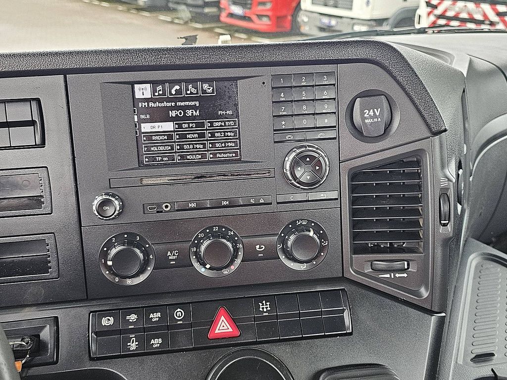 MERCEDES-BENZ AROCS 3248 8x4