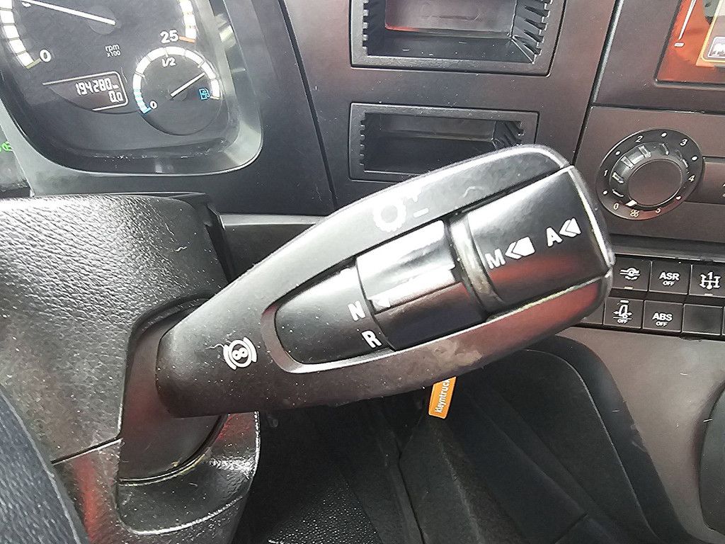 MERCEDES-BENZ AROCS 3251