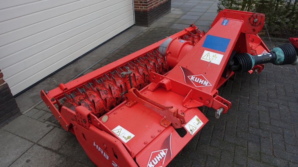 Kuhn HRB252 rotorkopeg met pakkerrol