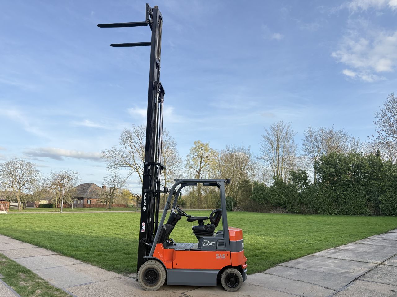 Toyota 2500KG triplo 6M freelift Sideshift non marking banden