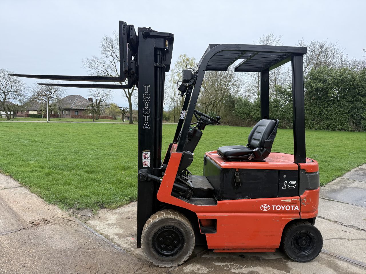 Toyota 1600KG elektrisch triplex 4.7M freelift Sideshift 80V