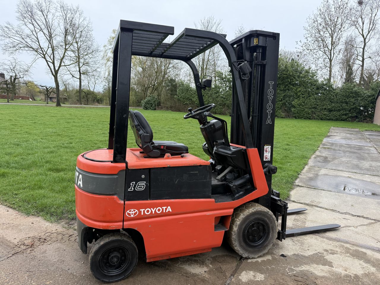 Toyota 1600KG elektrisch triplex 4.7M freelift Sideshift 80V