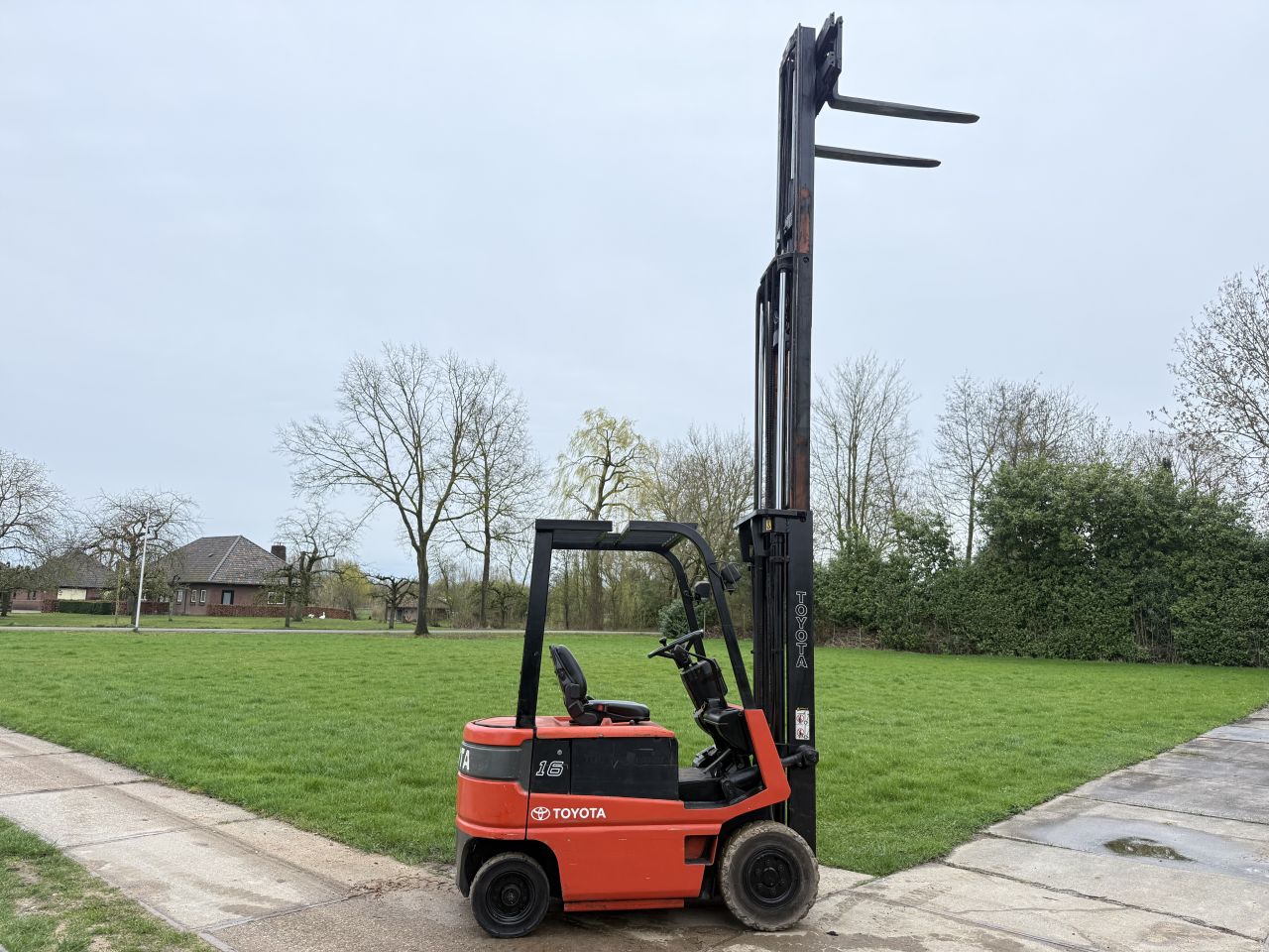 Toyota 1600KG elektrisch triplex 4.7M freelift Sideshift 80V