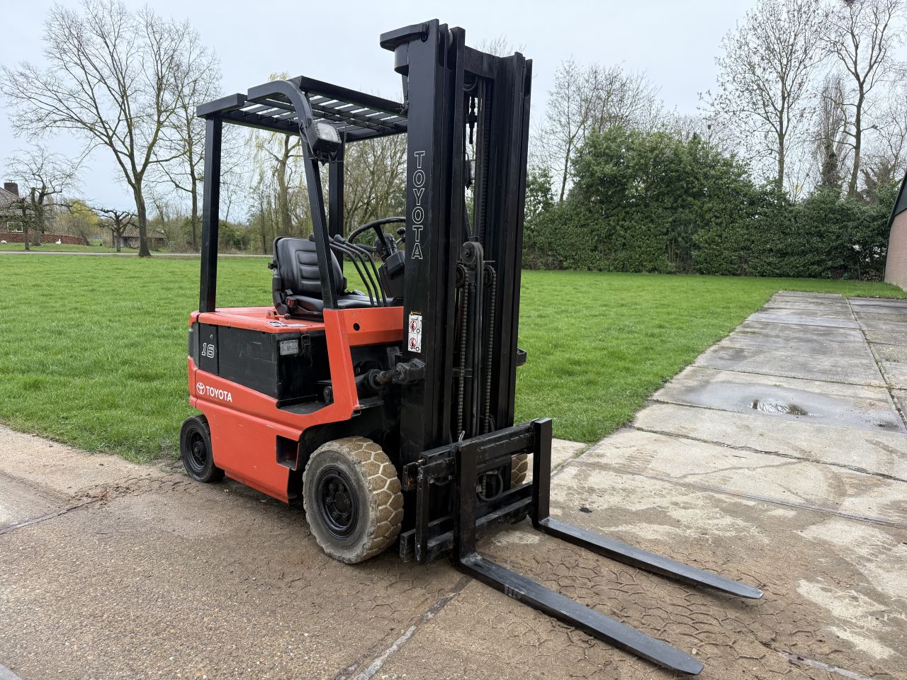 Toyota 1600KG elektrisch triplex 4.7M freelift Sideshift 80V