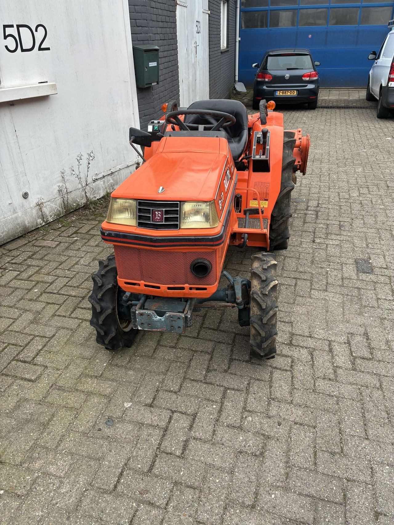 Kubota Bulltra b1-17 mini tractor met frees