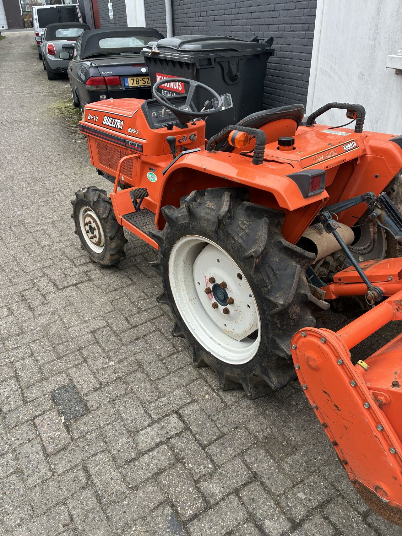 Kubota Bulltra b1-17 mini tractor met frees