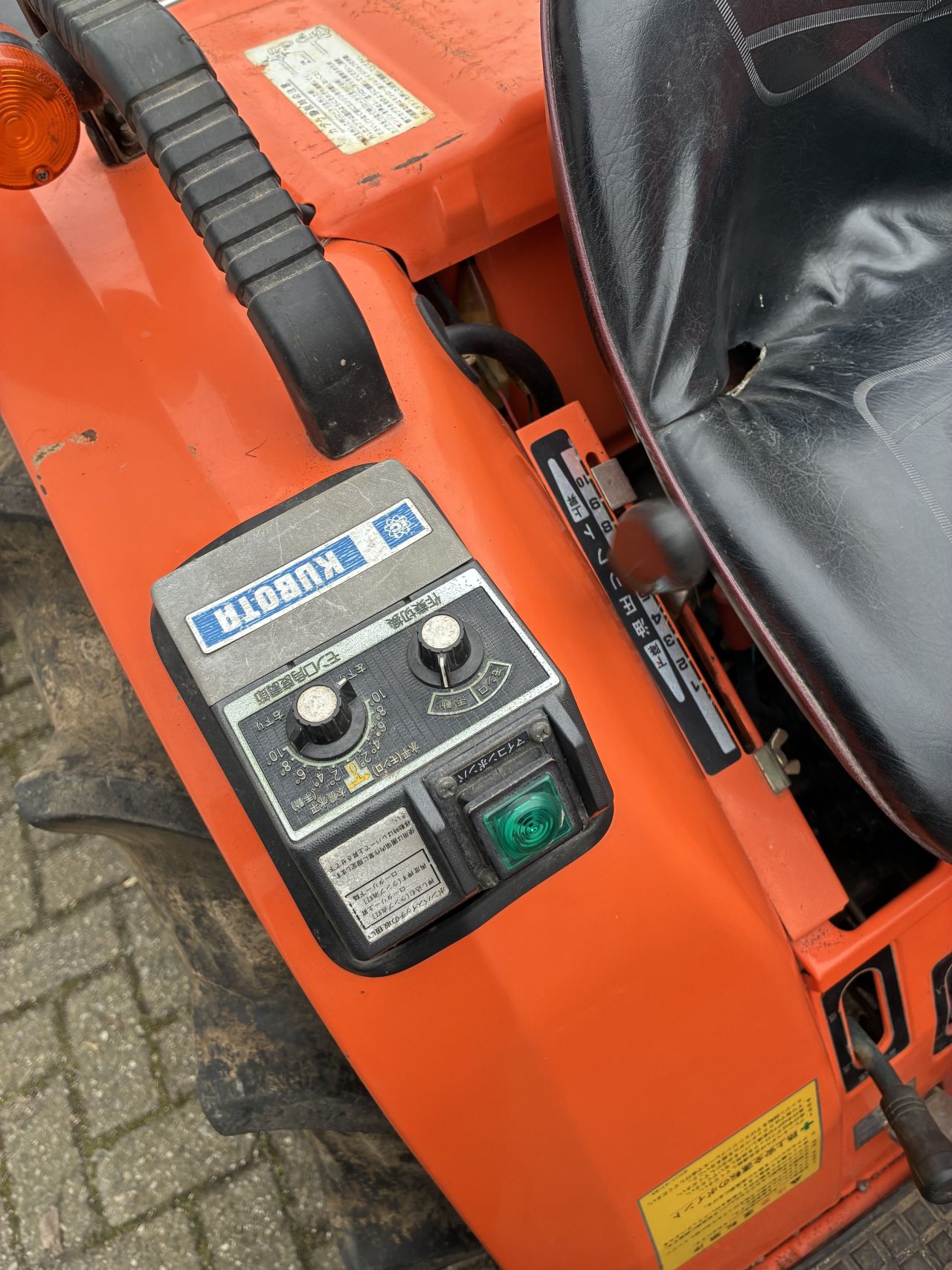 Kubota Bulltra b1-17 mini tractor met frees