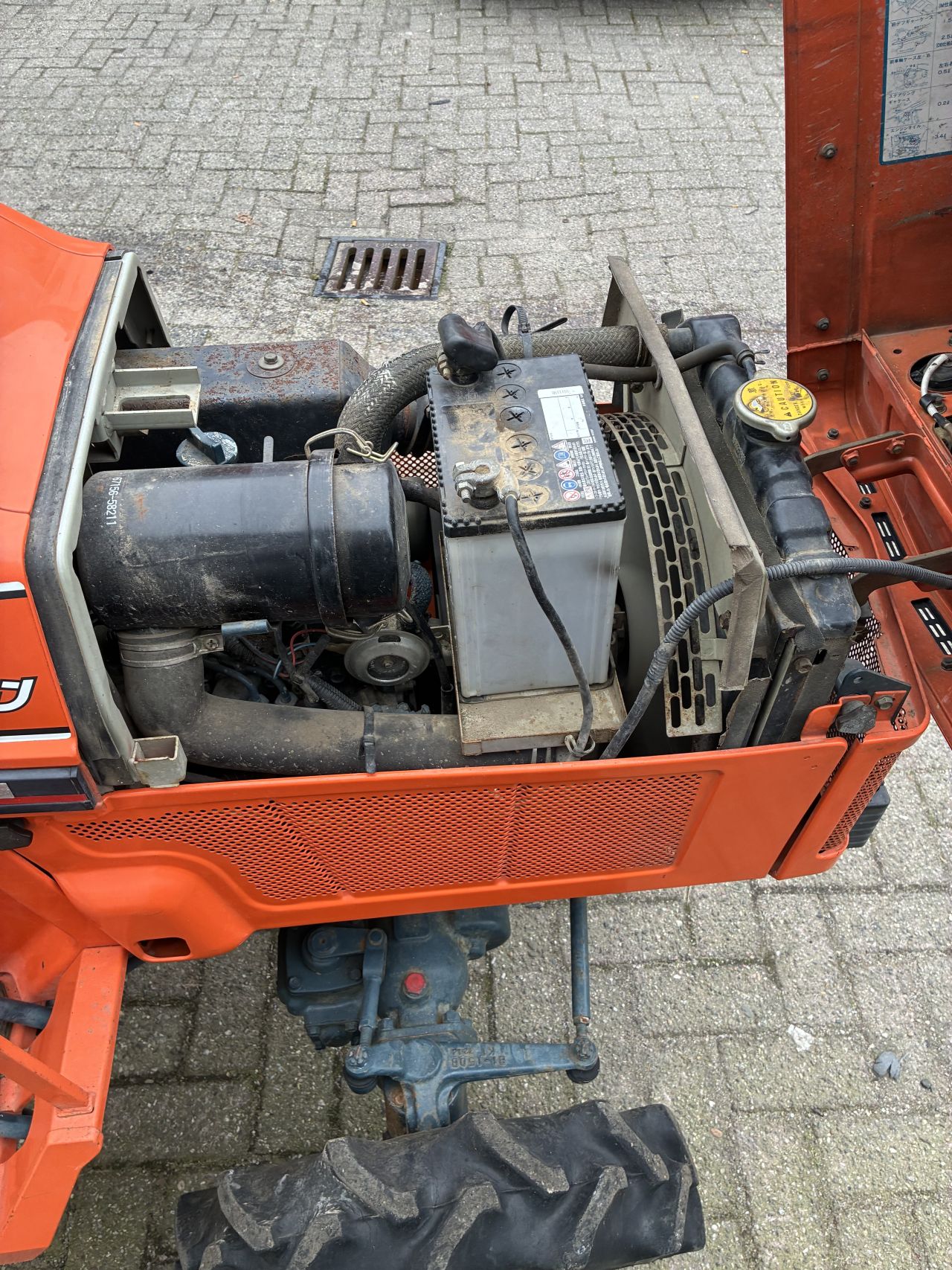 Kubota Bulltra b1-17 mini tractor met frees