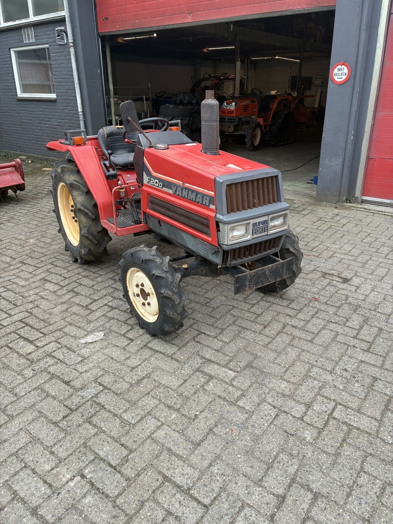Yanmar f20d