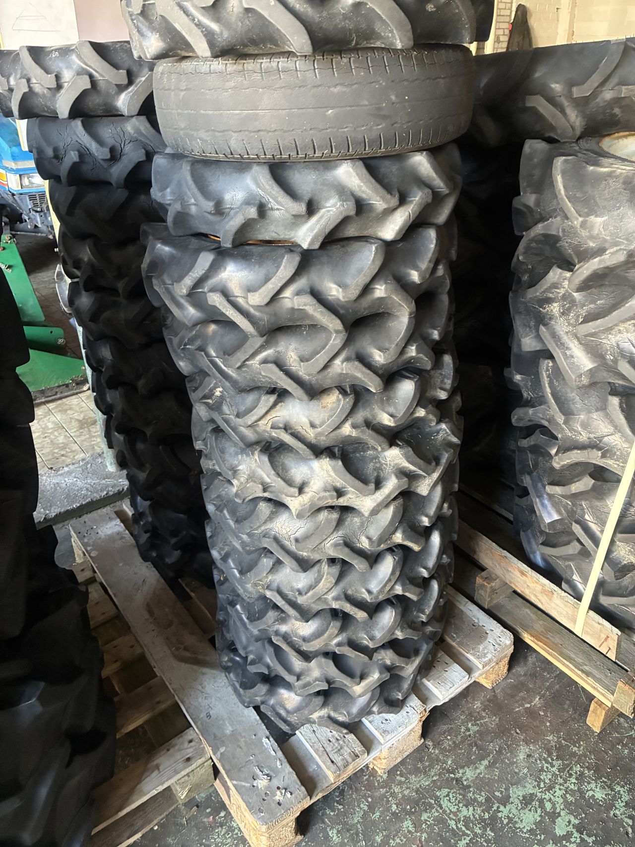 Mini tractor banden midi trekker