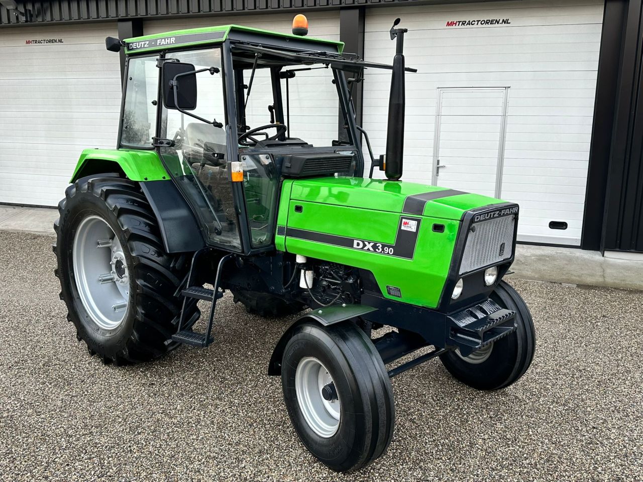 TE KOOP: zeer nette DEUTZ DX 3.90