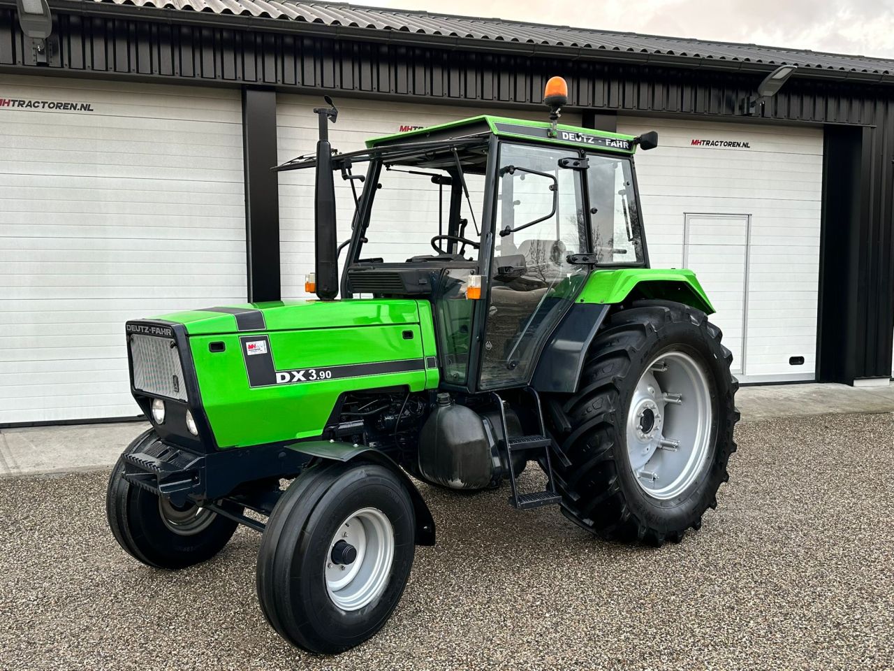TE KOOP: zeer nette DEUTZ DX 3.90