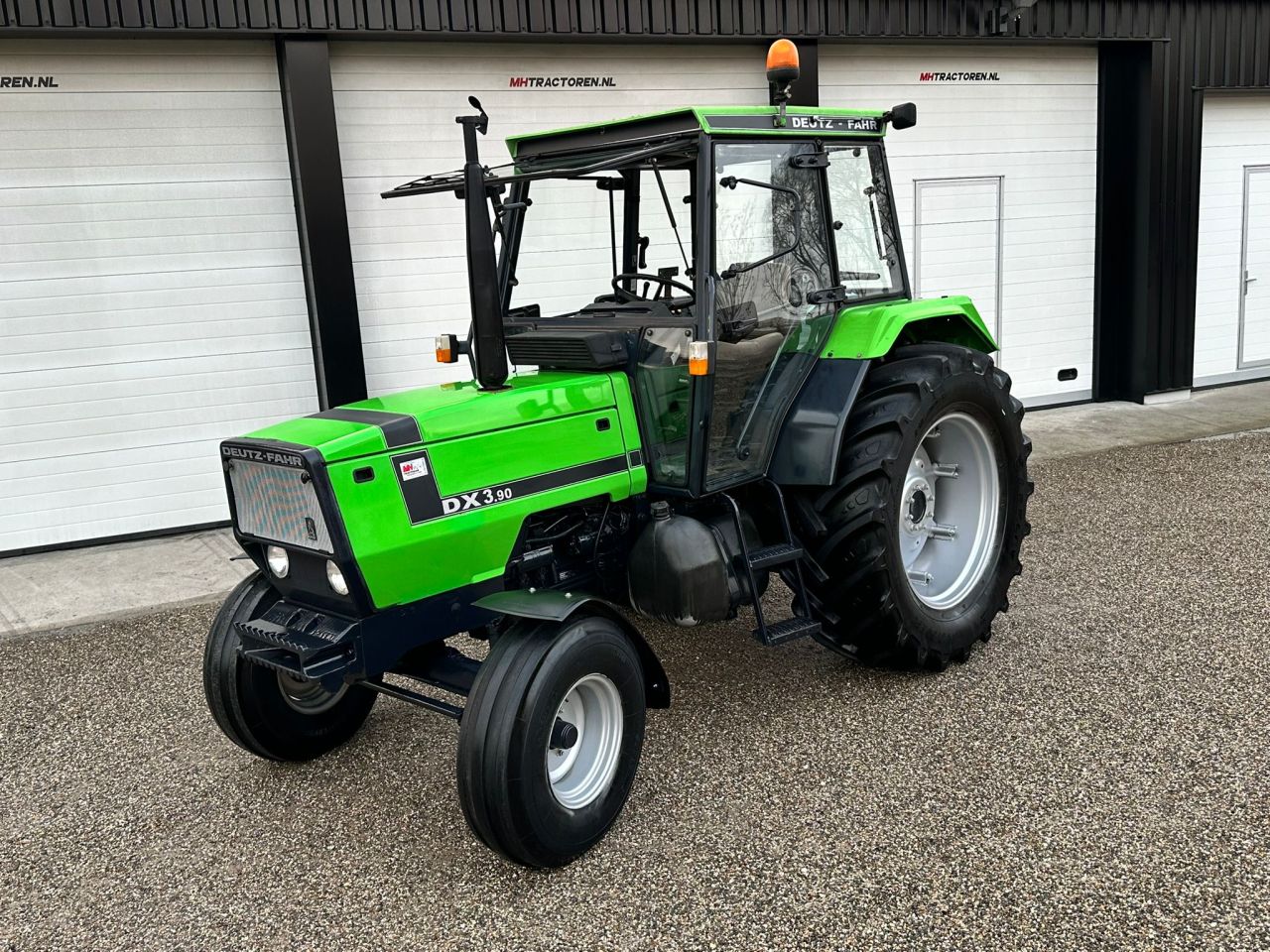 TE KOOP: zeer nette DEUTZ DX 3.90