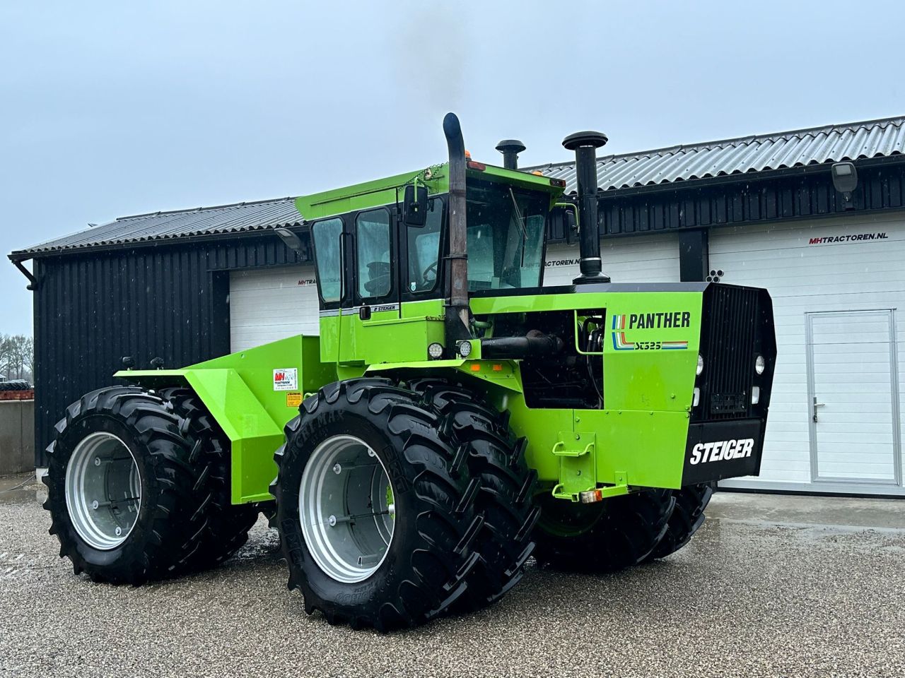 TE KOOP: zeer nette STEIGER ST325