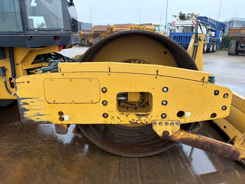 Caterpillar CS563E
