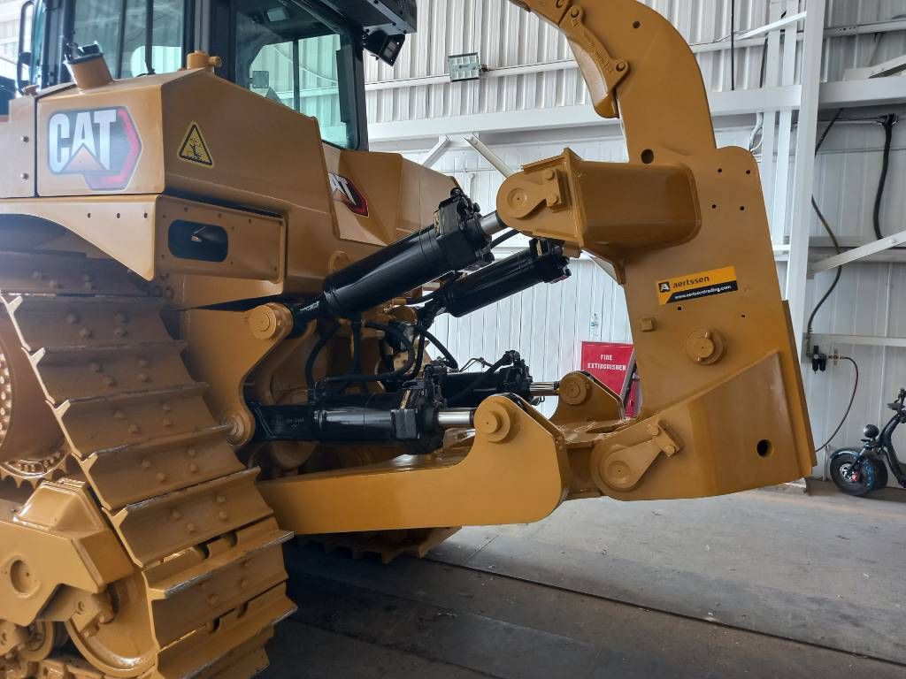 CAT D8T (Jebel Ali Free Zone)