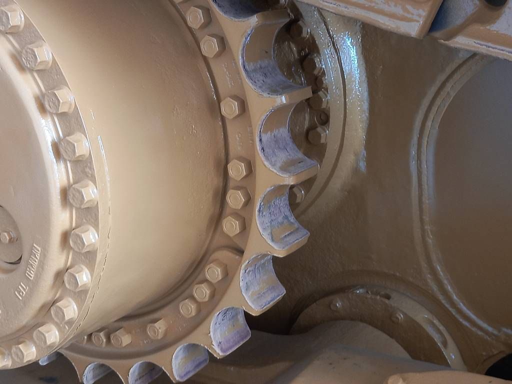 CAT D8T (Jebel Ali Free Zone)