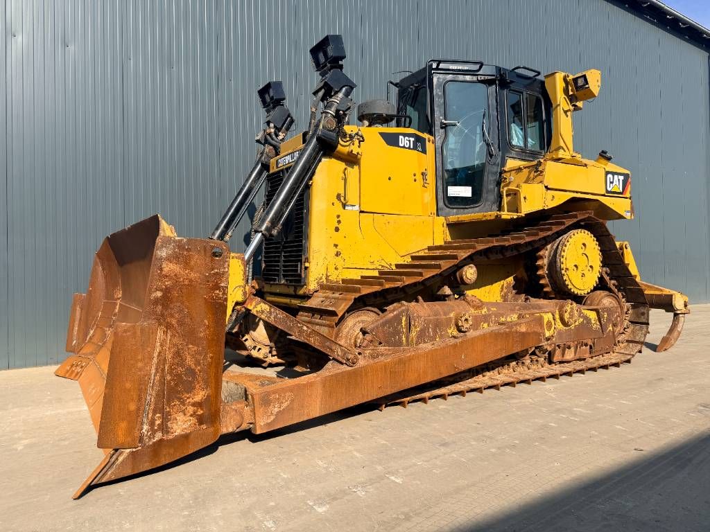 CAT D6T XL